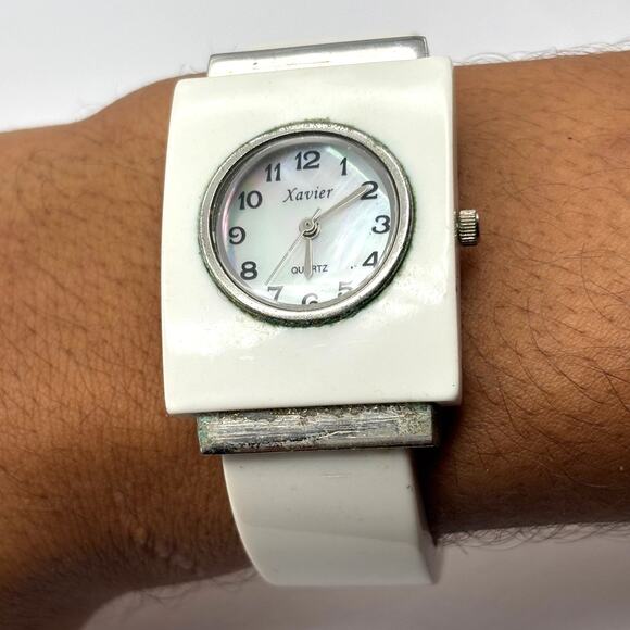 Y2K White Watch - Picture 2 of 4
